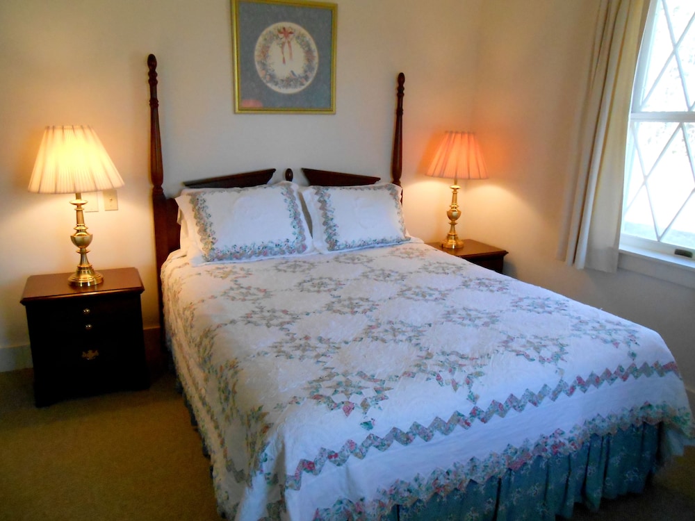 Single Room, 1 Queen Bed