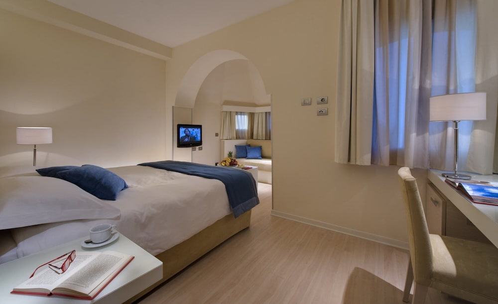Double Room, 1 Queen Bed - Photo 2