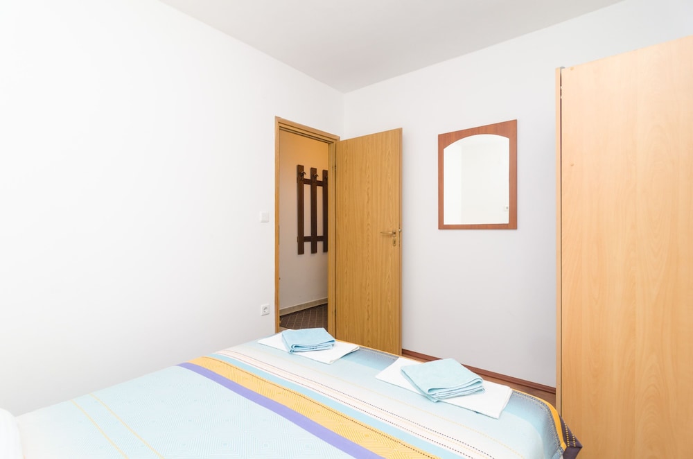 Apartment (One Bedroom Apartment with Terrace)