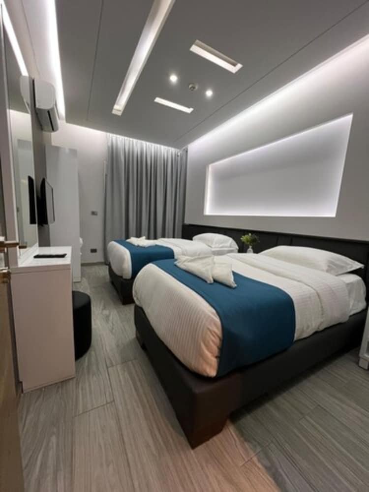 Junior Suite, Multiple Beds, Balcony, City View photo 1