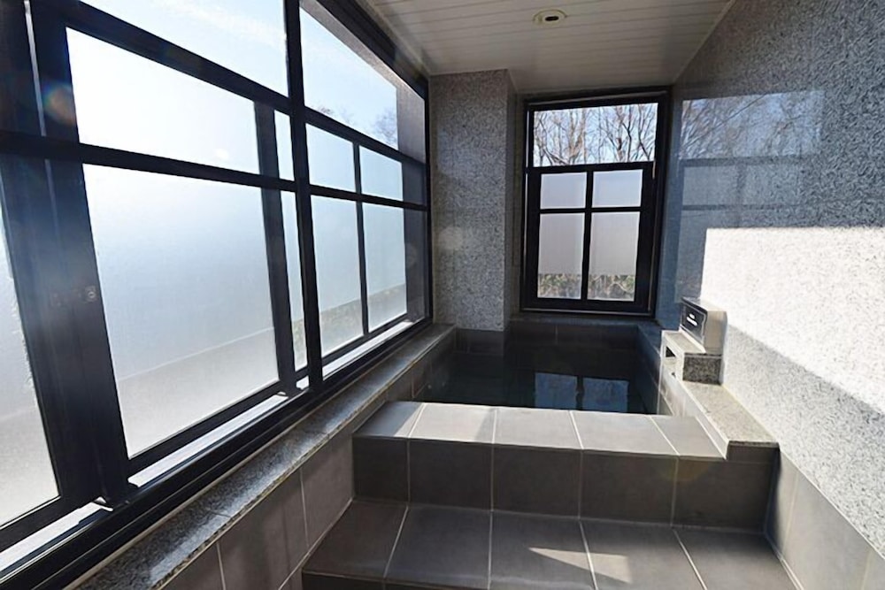 Premium Double Room, 1 Queen Bed, Smoking photo 2