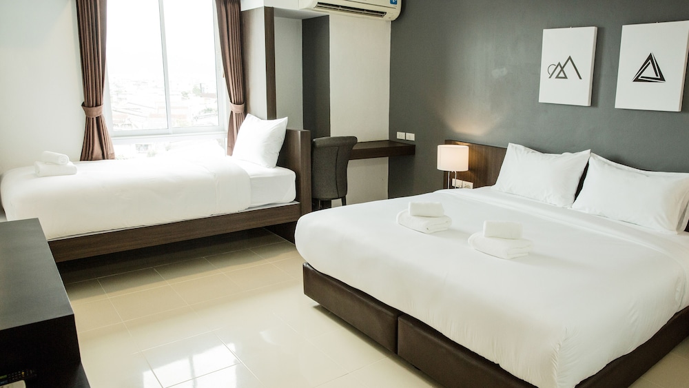 Deluxe Triple Room - Photo 1