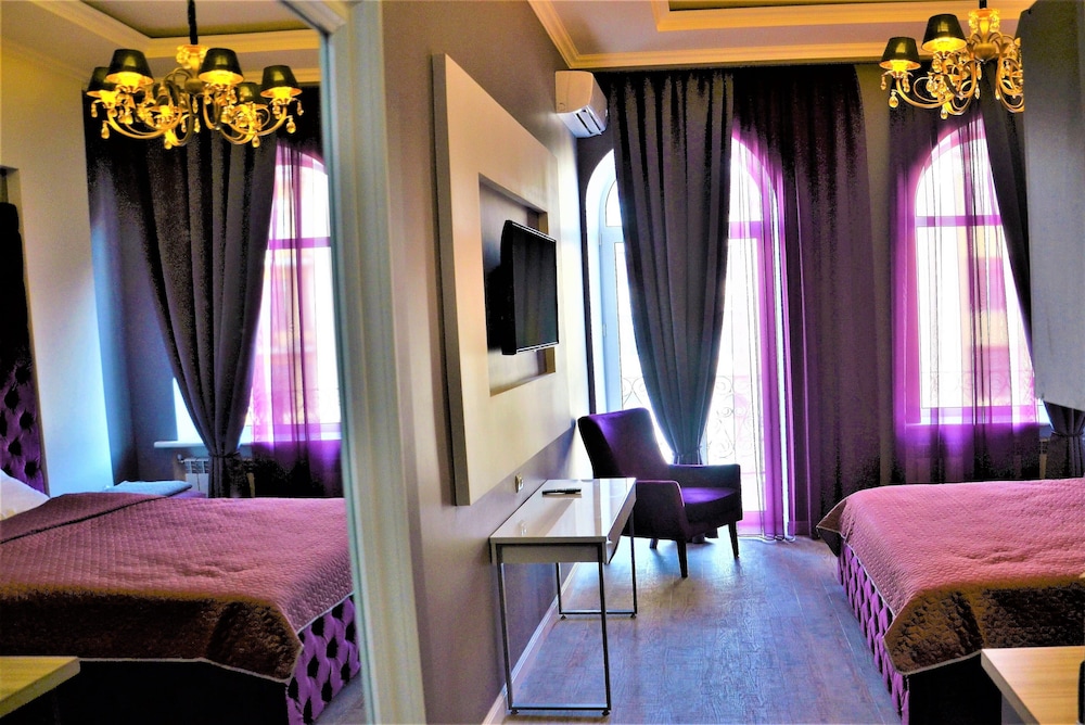 Premium Double Room, 1 King Bed, Balcony, Executive Level