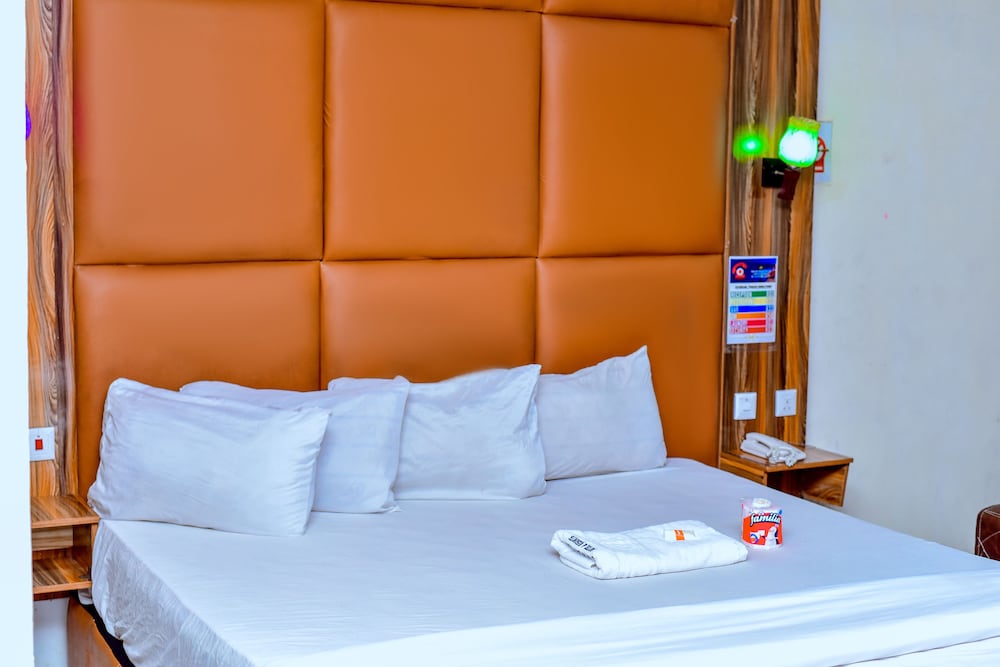 Executive Room - Photo 3