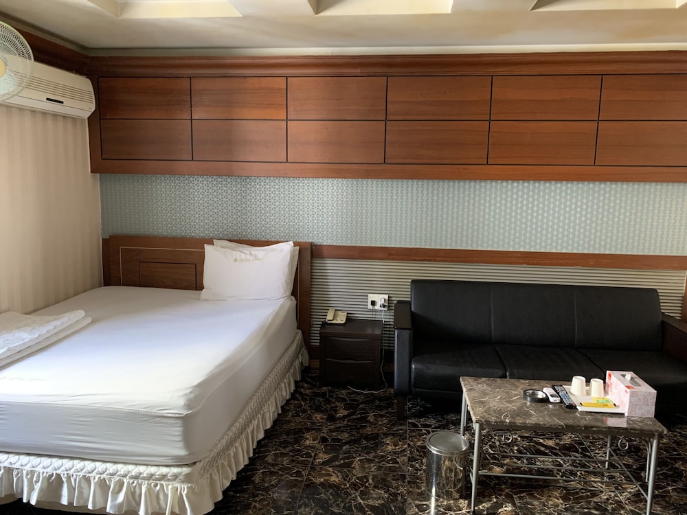 Standard Room - Photo 7