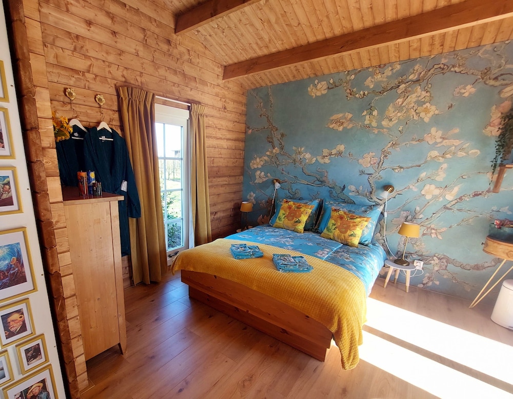 Deluxe Cabin photo 2