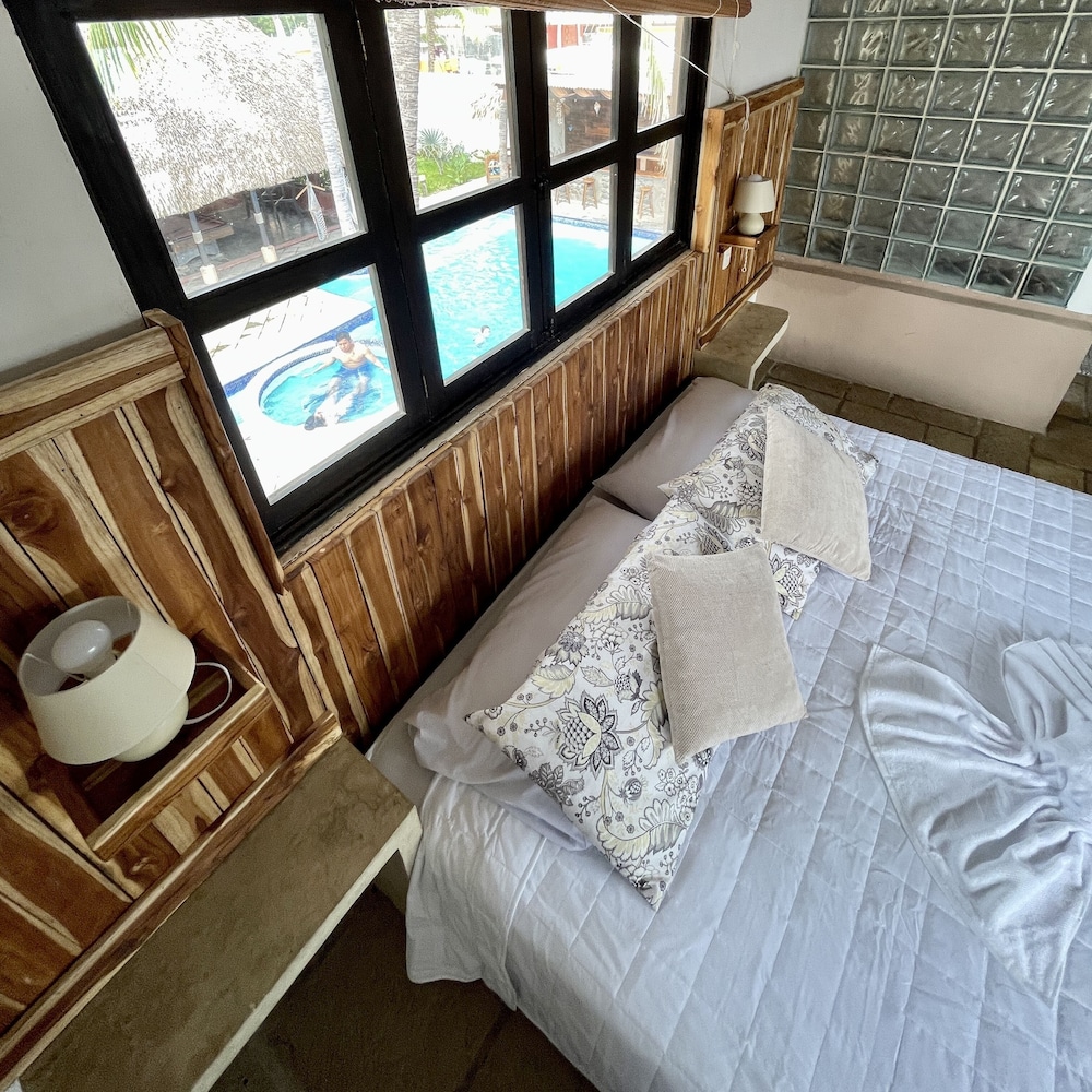 Junior Room, Ocean View, Beachside