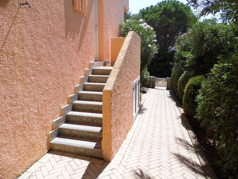 Deluxe Studio Suite, Balcony, Garden Area photo 2
