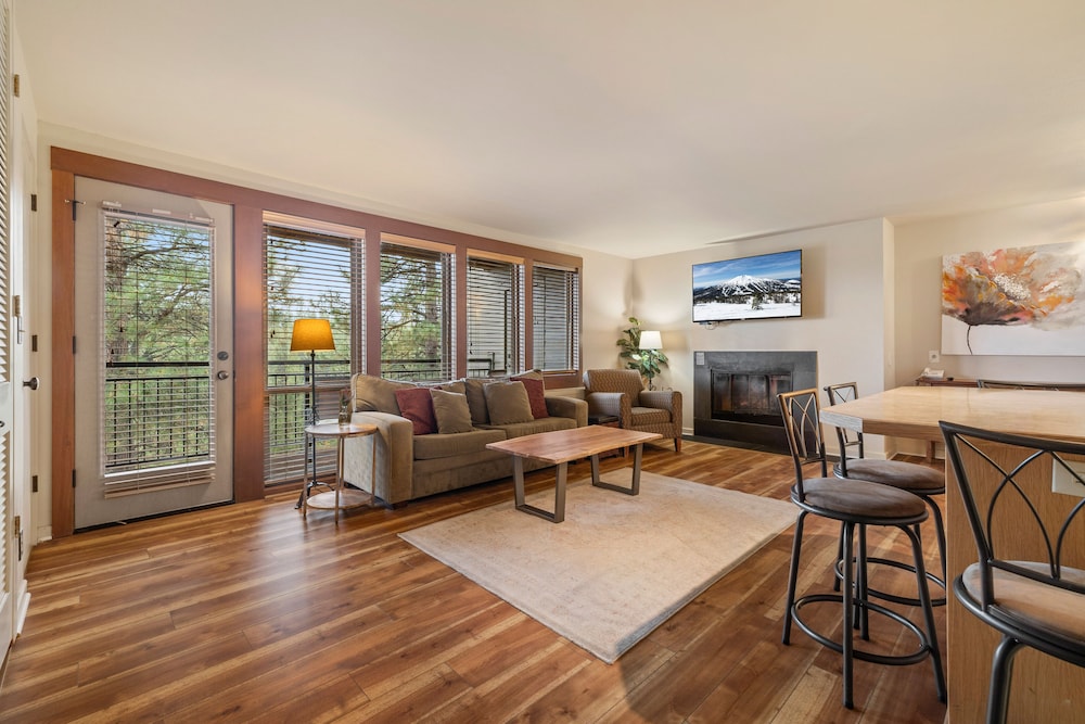 Condo, Multiple Beds, Pool Access, Mountain View