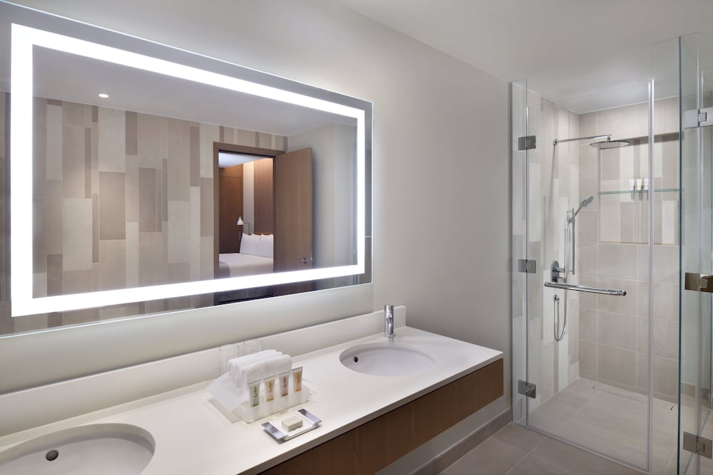 Premium Room, 1 King Bed, Kitchen, City View