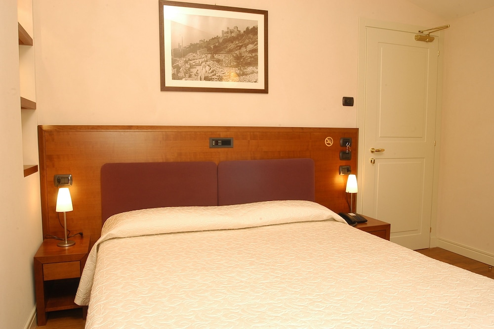 Classic Double Room photo 3