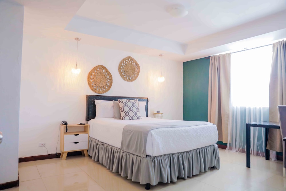 Comfort Studio, 1 Queen Bed, Courtyard View photo 1