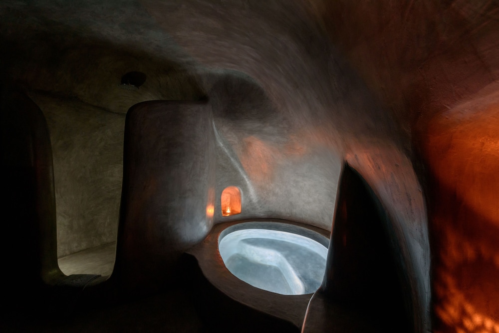 Suite with Indoor Outdoor Hot tub Terrace with Caldera View - Photo 13