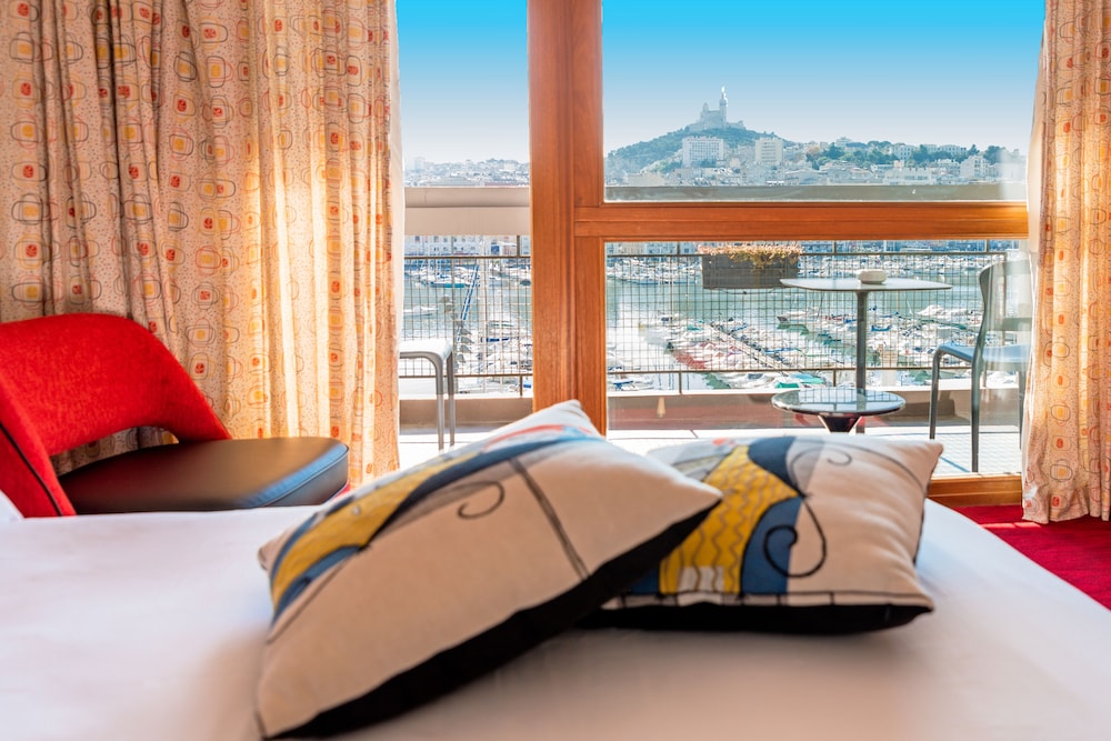 Deluxe Room, Sea View - Photo 3