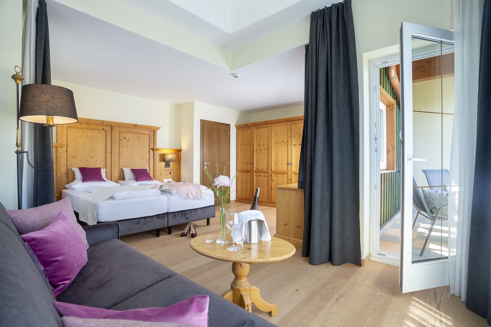 Junior Suite, Balcony (Alpenrose) photo 1