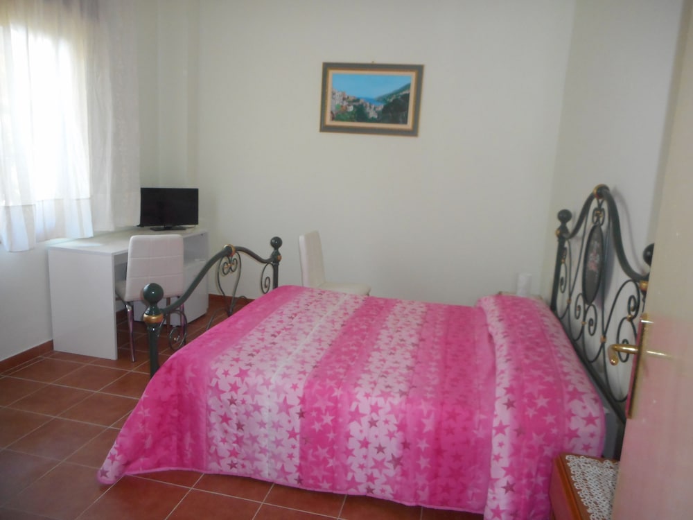 Double Room, 1 Queen Bed photo 2