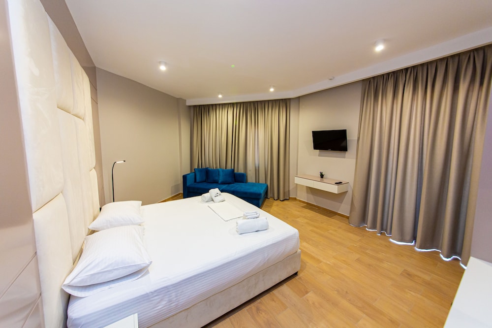 Deluxe Triple Room photo 3