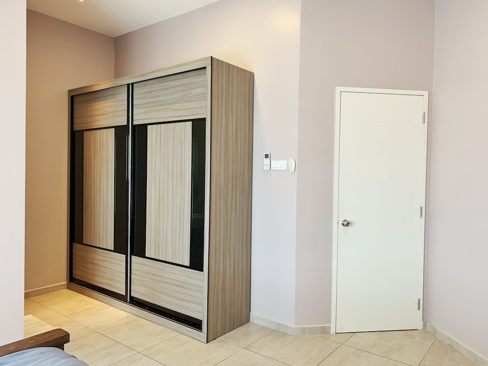 Apartment, 3 Bedrooms (Sea&Cityview A23-05) photo 2
