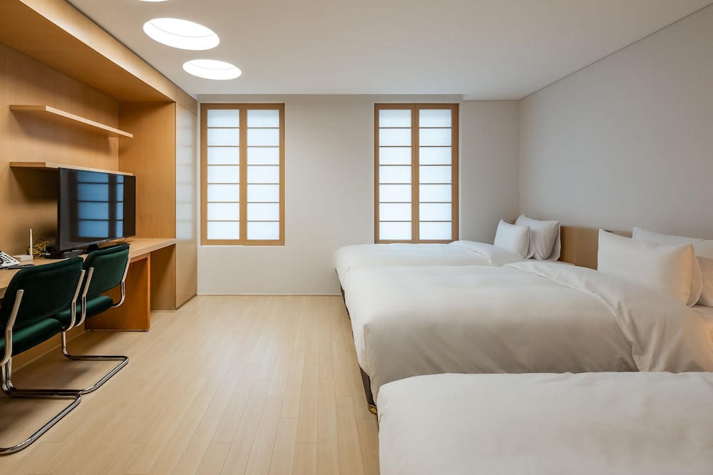 Deluxe Triple Room