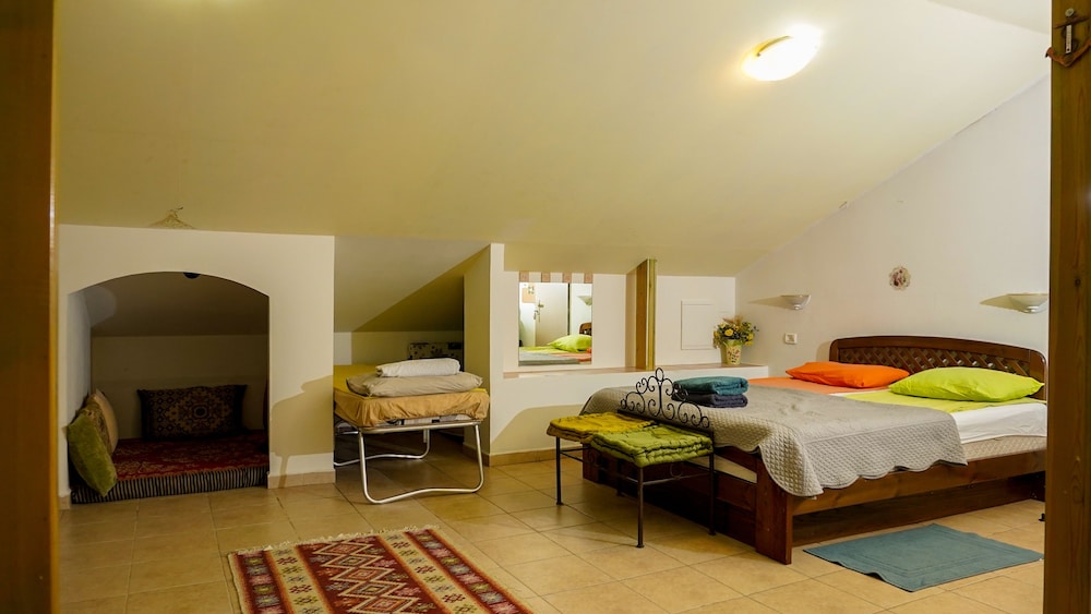 Family Studio, Kitchen, Lake View photo 1