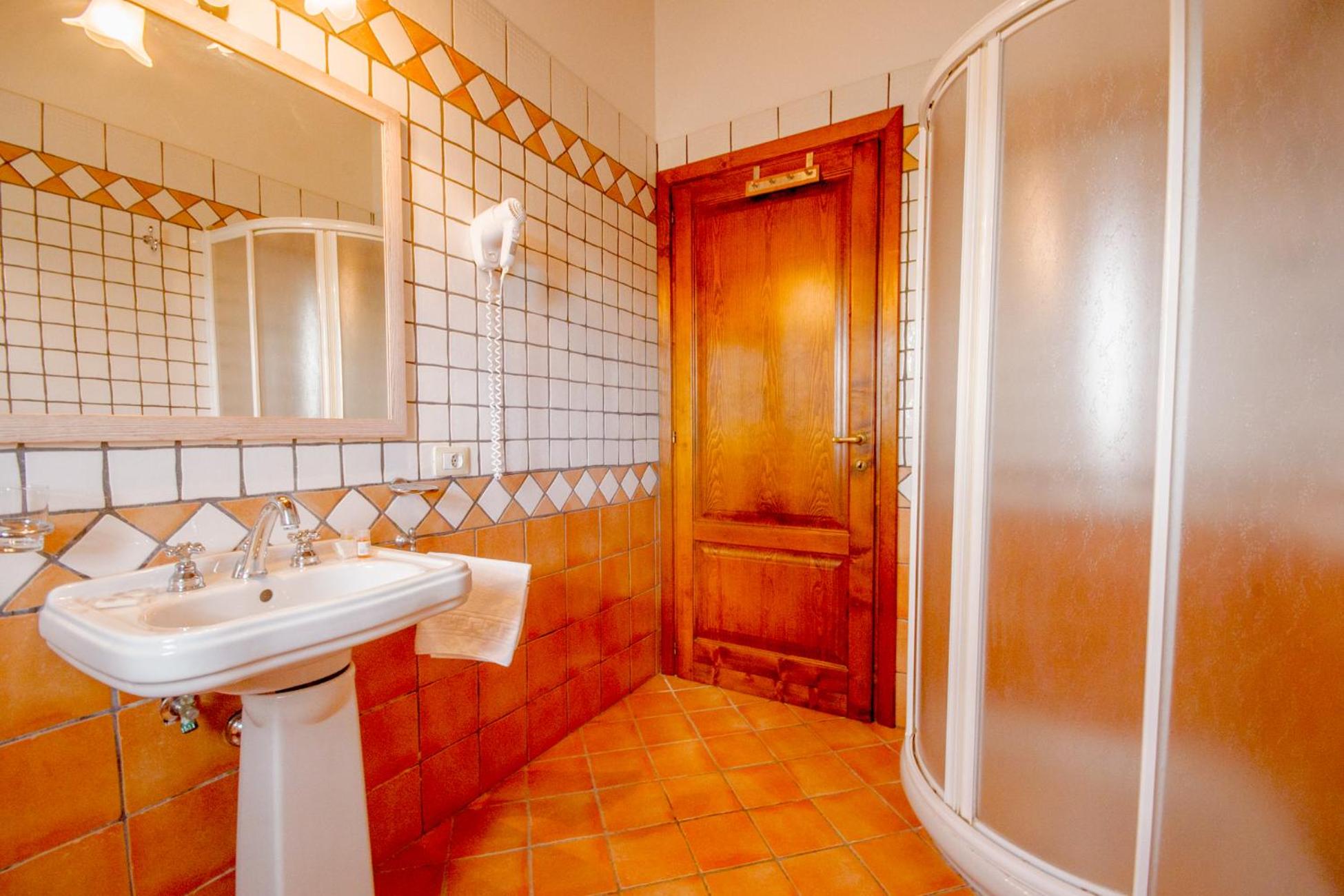 Superior One-Bedroom Apartment
