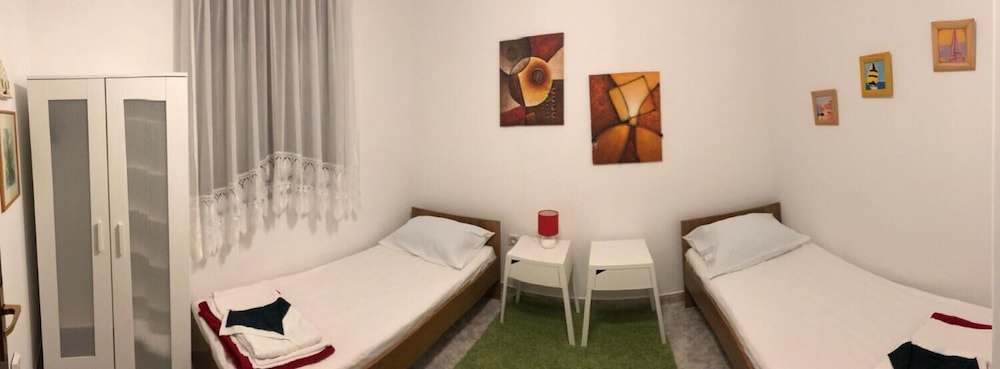 Apartment (Zlata - only 50 m from beach - A1(4+2) photo 1
