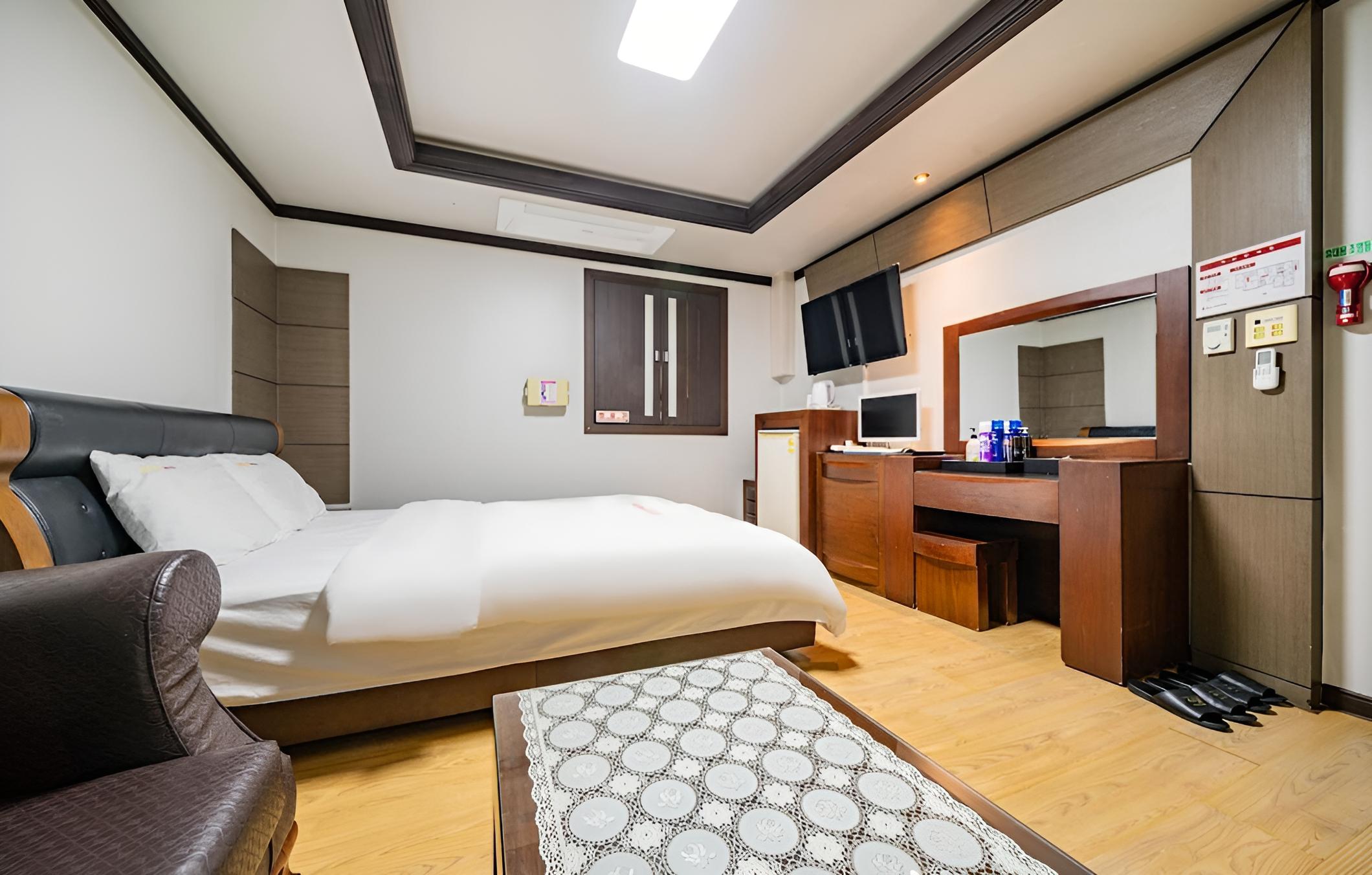 Room (Standard) - Photo 4