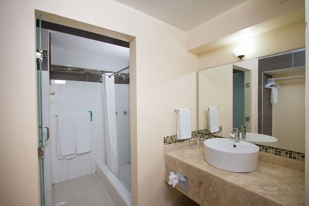 Standard Room, Lagoon View - Photo 4