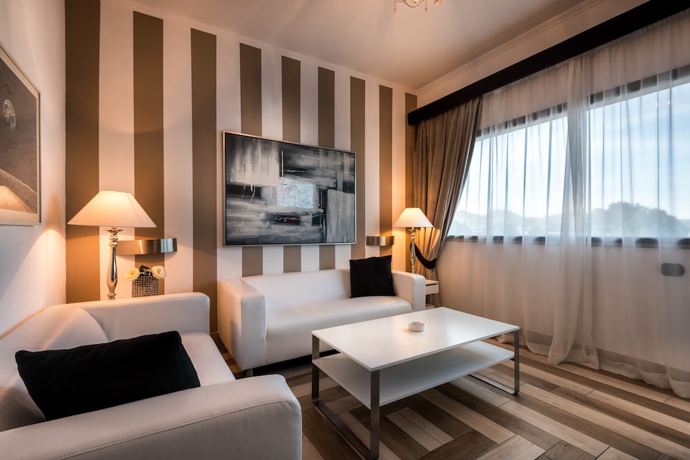 Suite, 1 Double Bed, Sea View - Photo 2