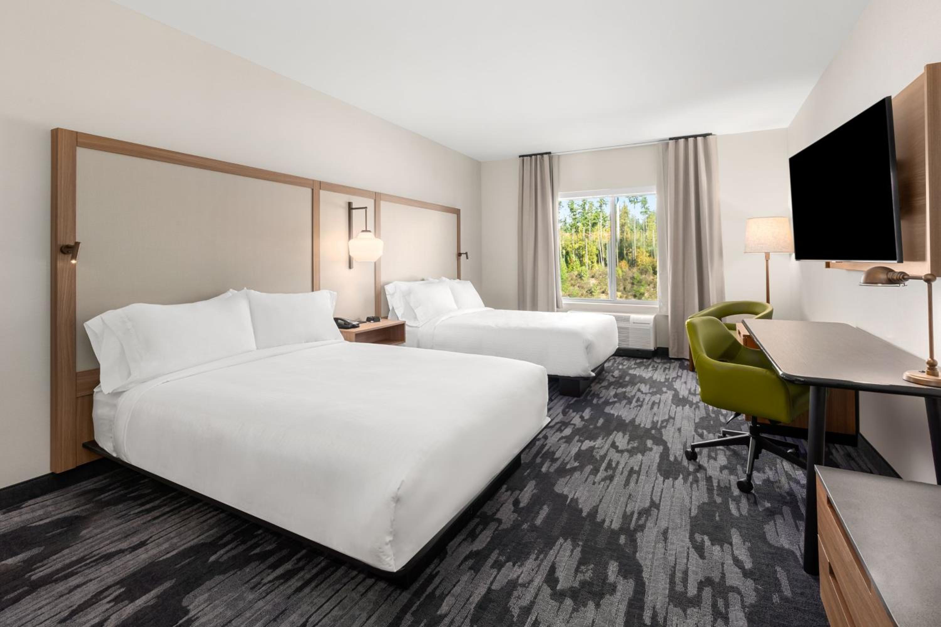One-Bedroom Queen Suite with Sofa Bed - Hearing Accessible