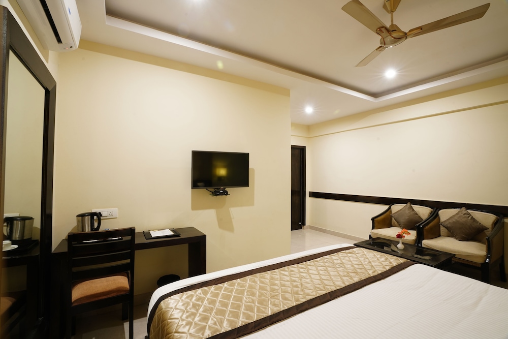 Deluxe Room - Photo 3