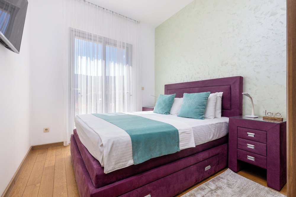 Apartment, 2 Bedrooms - Photo 3