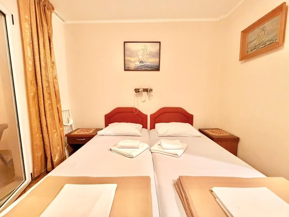 Classic Twin Room, Balcony, Sea View photo 1