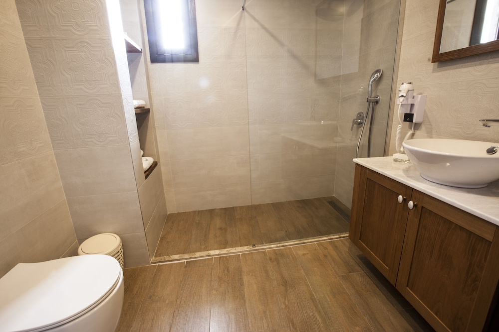 Superior Double or Twin Room - Photo 4