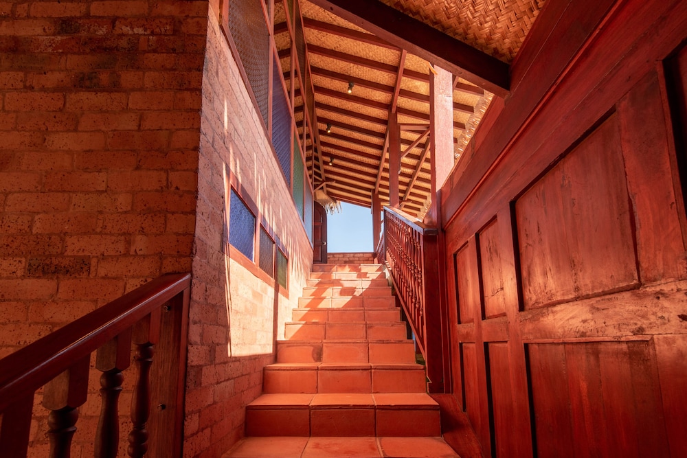 Royal Orchid Villa - Photo 20