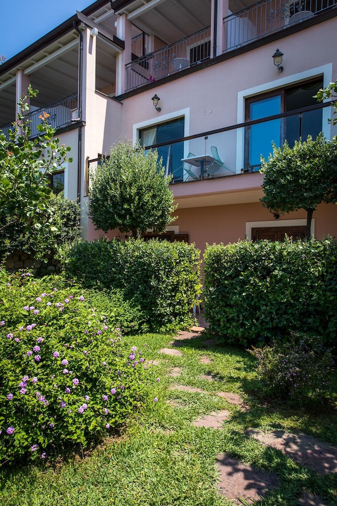 Standard Double Room, Garden View - Photo 3