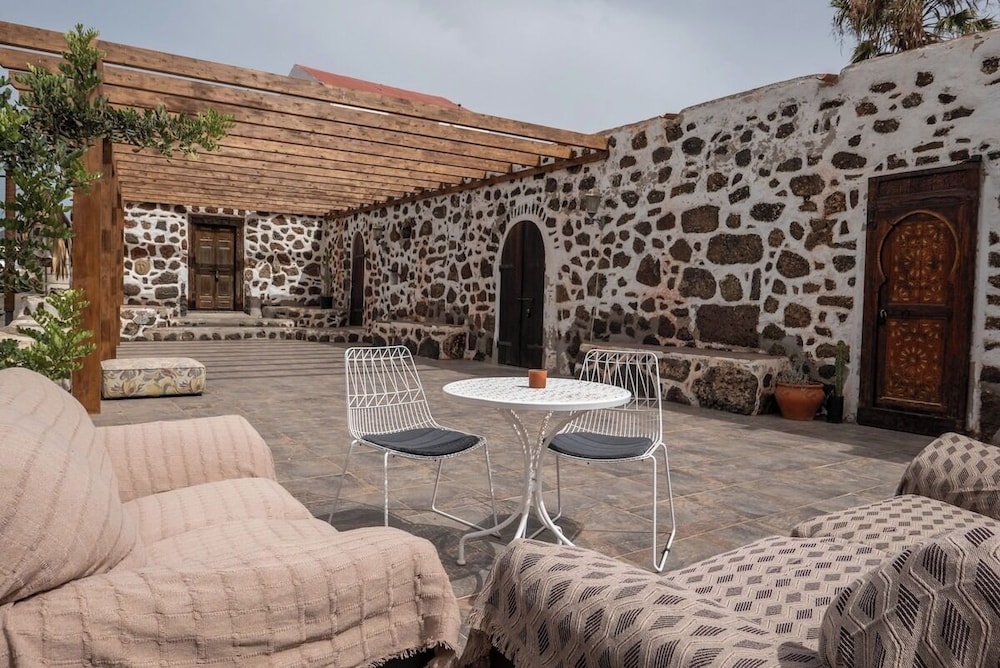 Comfort House, Garden View