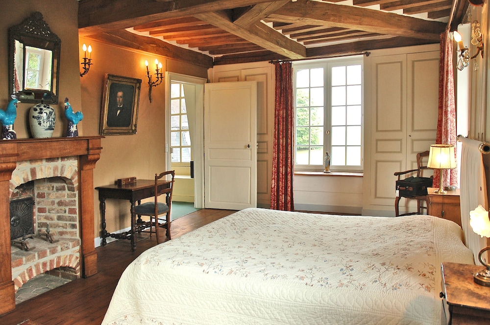 Classic Suite, 1 Bedroom, Private Bathroom, Park View photo 1