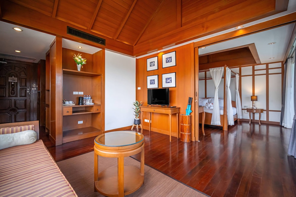 Premier Suite - Photo 7