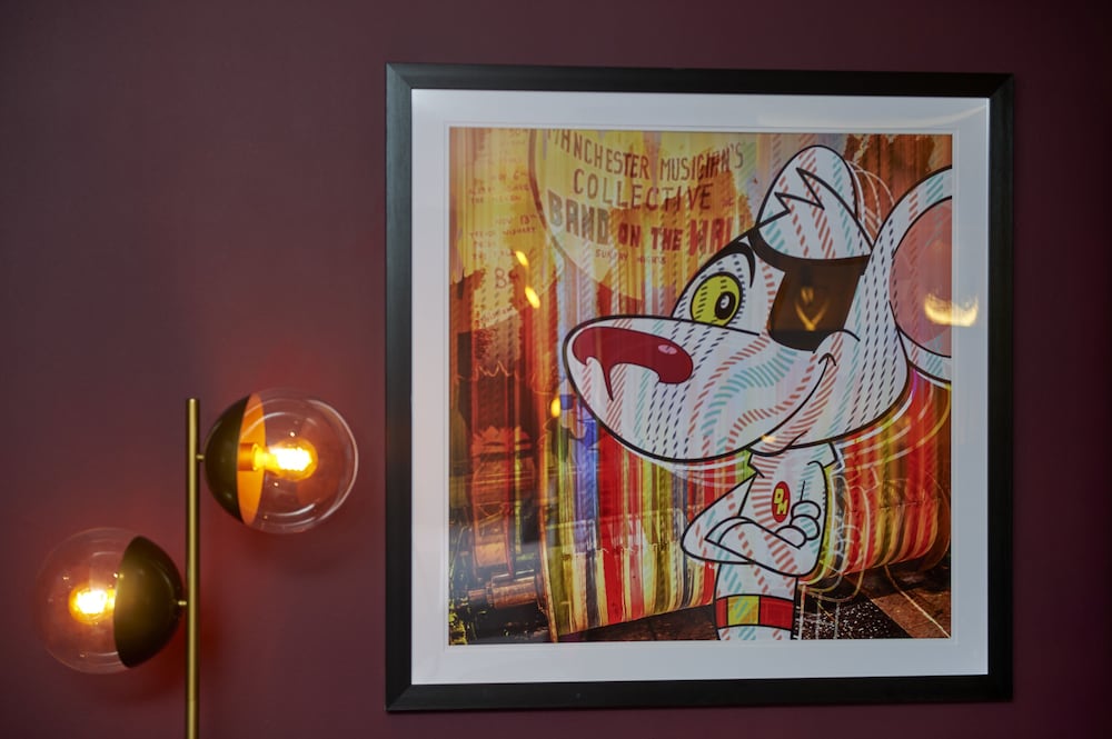 Corner Suite - Photo 4