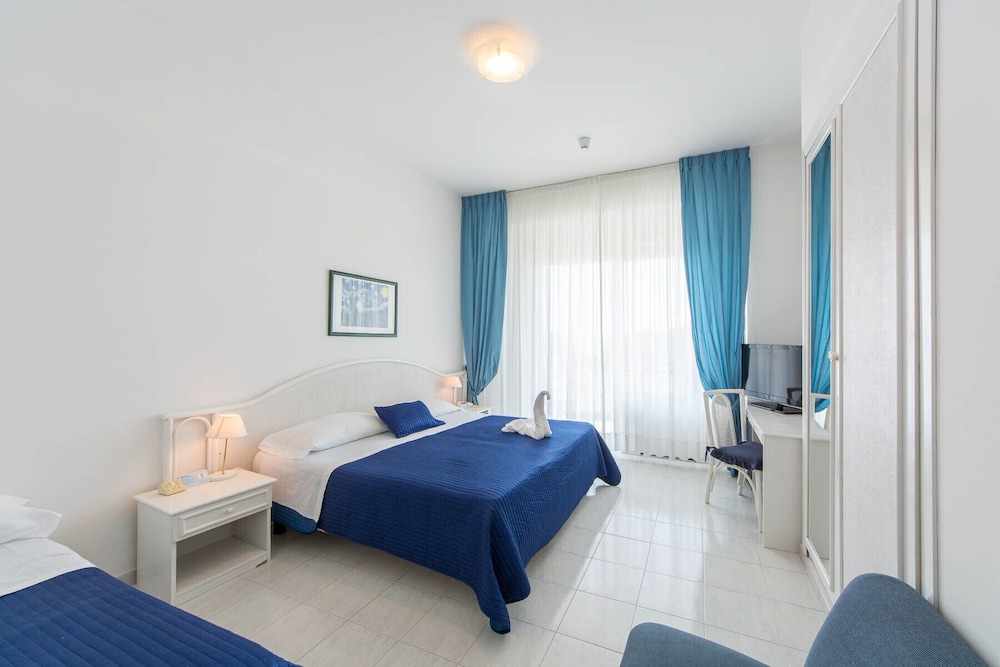Superior Triple Room, Balcony, Sea View