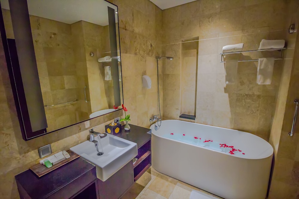 Super Deluxe Double, Pool Access - Photo 6