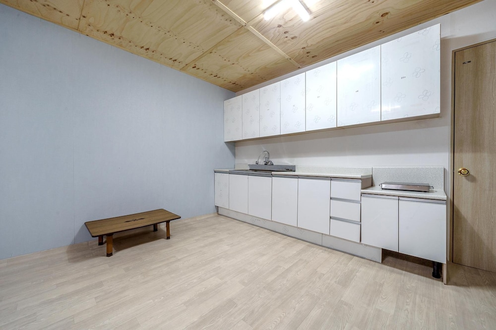 Basic Room, 1 Bedroom (Dancheroom1) - Photo 7