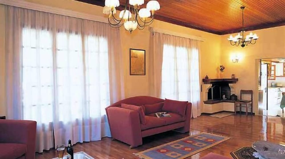 Villa, 4 Bedrooms (Ermis) photo 3