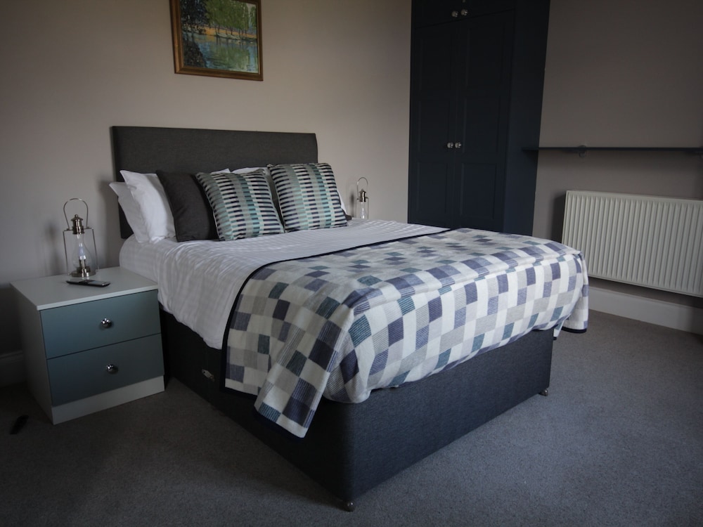 Family Room, Ensuite - Photo 5