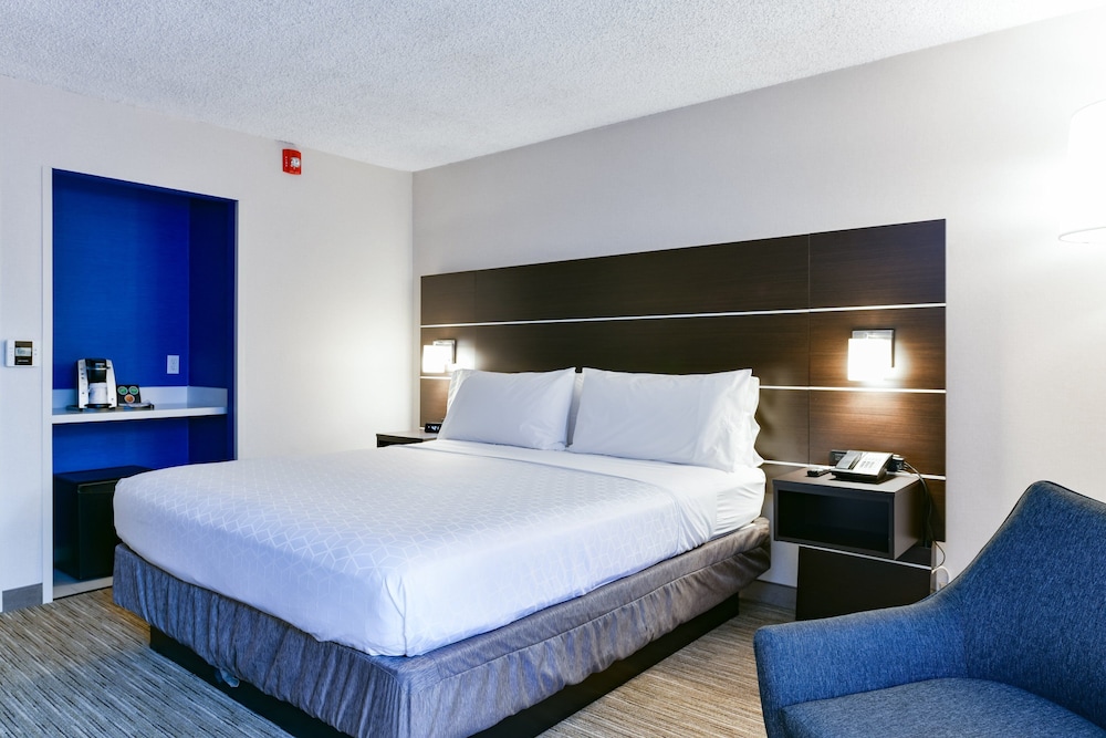 Standard Room, 1 Double Bed, Accessible, Non Smoking (Communications, Mobility) - Photo 3