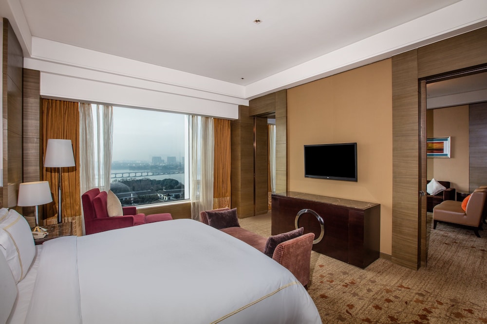 Room, 1 Bedroom, Club Lounge Access, Lake View photo 2