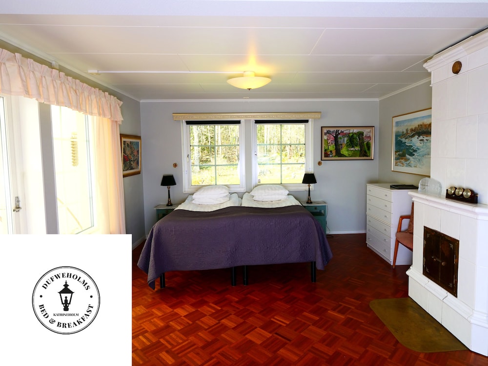 Economy Double or Twin Room, 1 Bedroom (Shared Bathroom) photo 3
