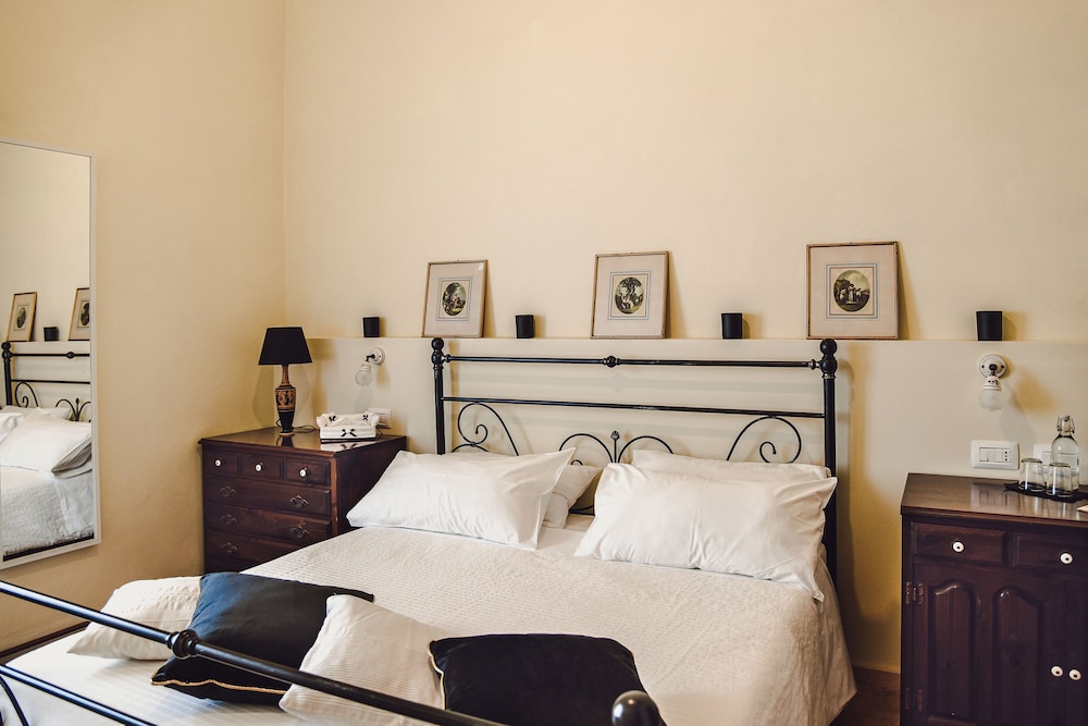 Classic Double Room, Hill View photo 1