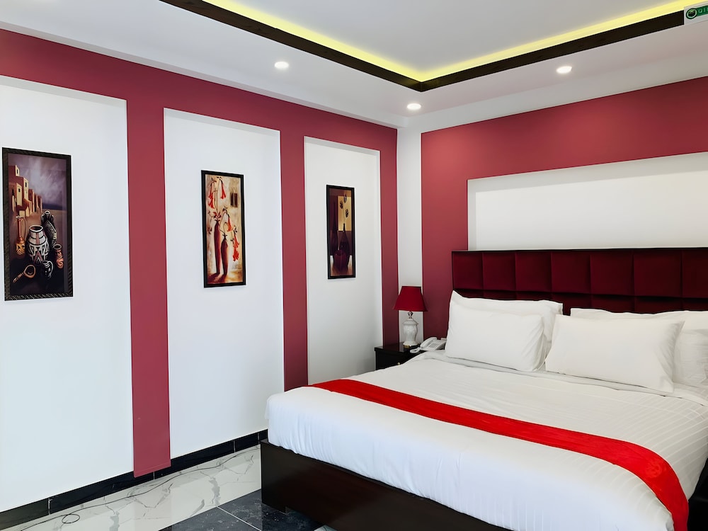 Signature Room photo 1